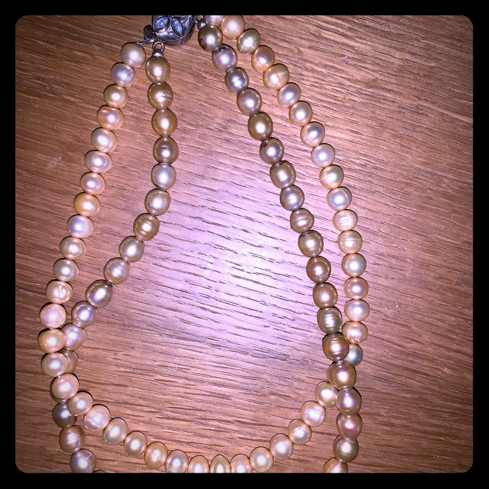 Faux pearl nexklace